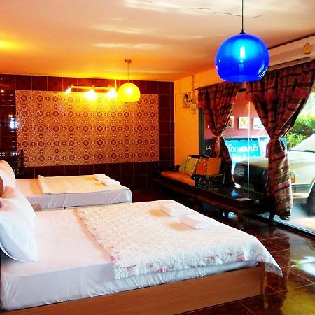 Suksomjai Hotel Районг Екстериор снимка
