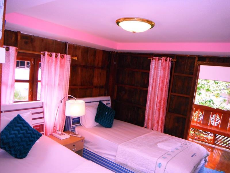 Suksomjai Hotel Районг Екстериор снимка