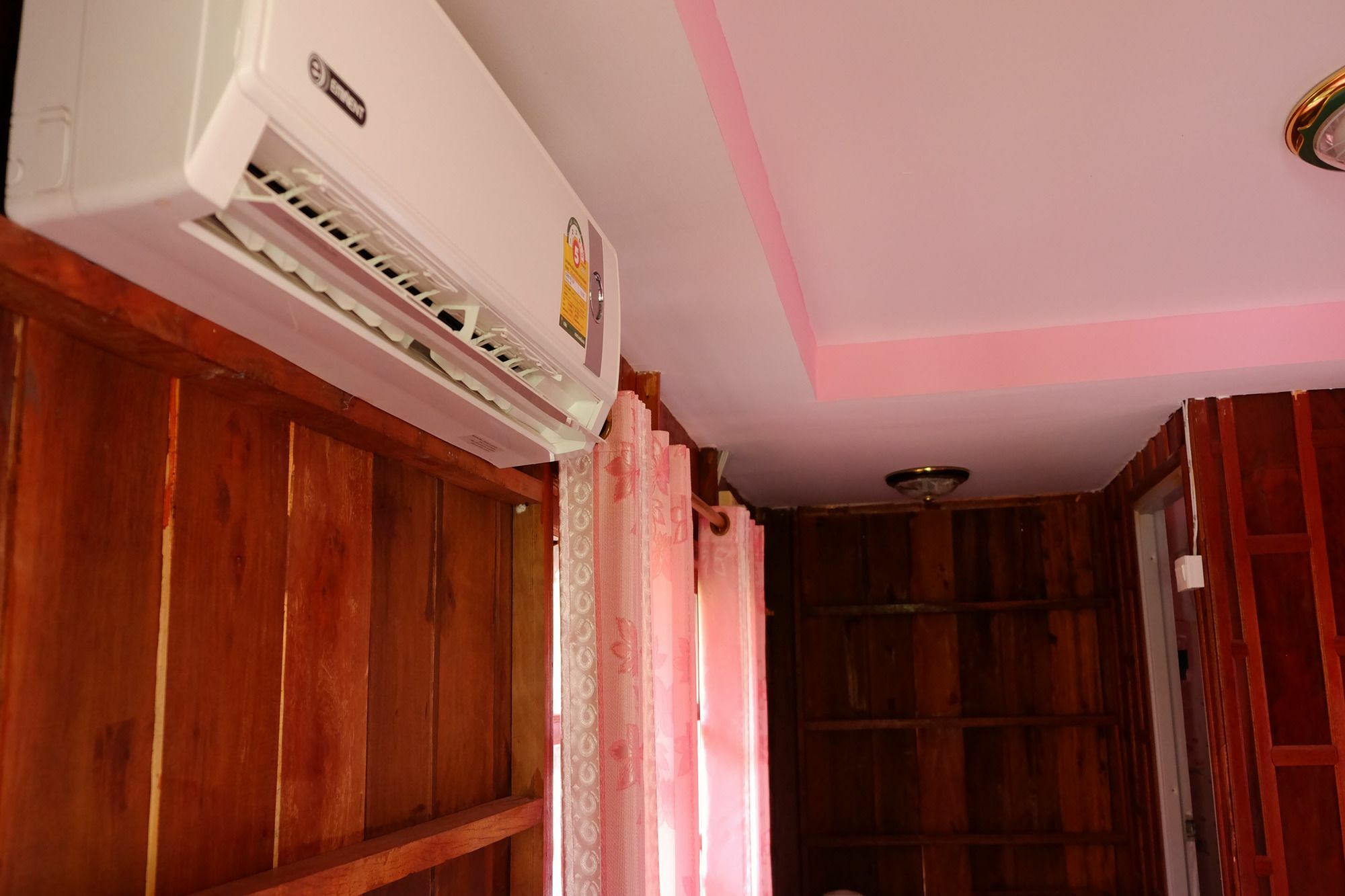 Suksomjai Hotel Районг Екстериор снимка