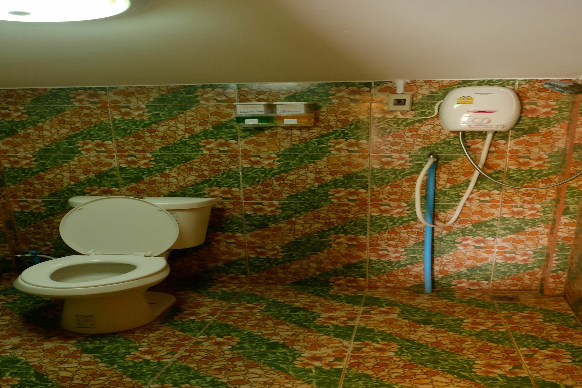 Suksomjai Hotel Районг Екстериор снимка